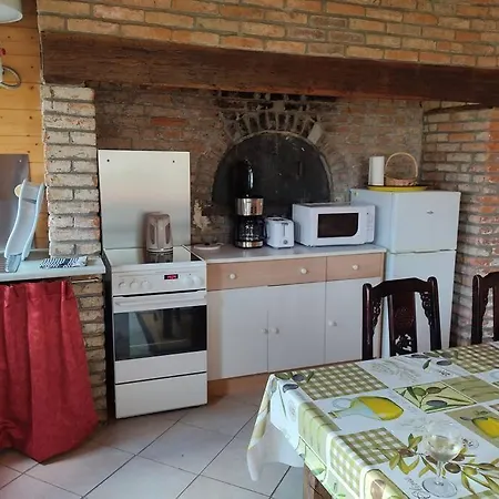 Holiday home Tres Joli Gite Au Coeur De La Vallee Du Liger Le Quesne